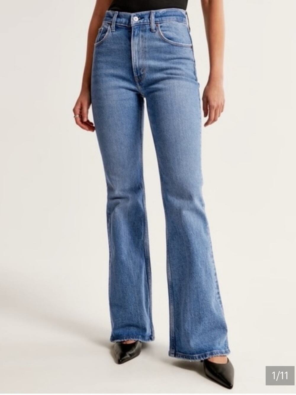 Abercrombie & Fitch The Flare Ultra High Rise Jean Blue wide leg Size 29 / 8